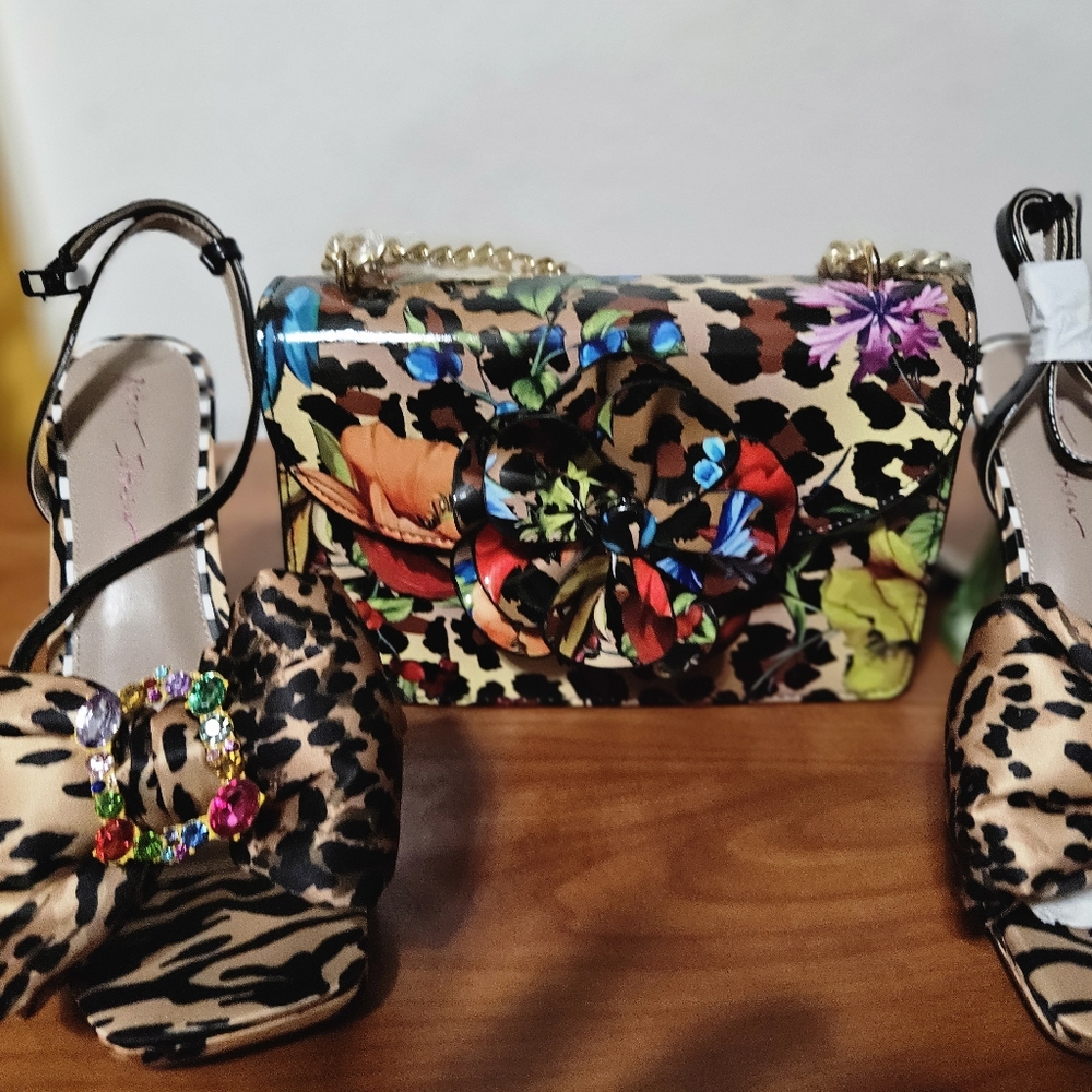 Betsey Johnson Leopard Bow Slingback Heels with Coordinating Trendology Handbag - Picture 5 of 14